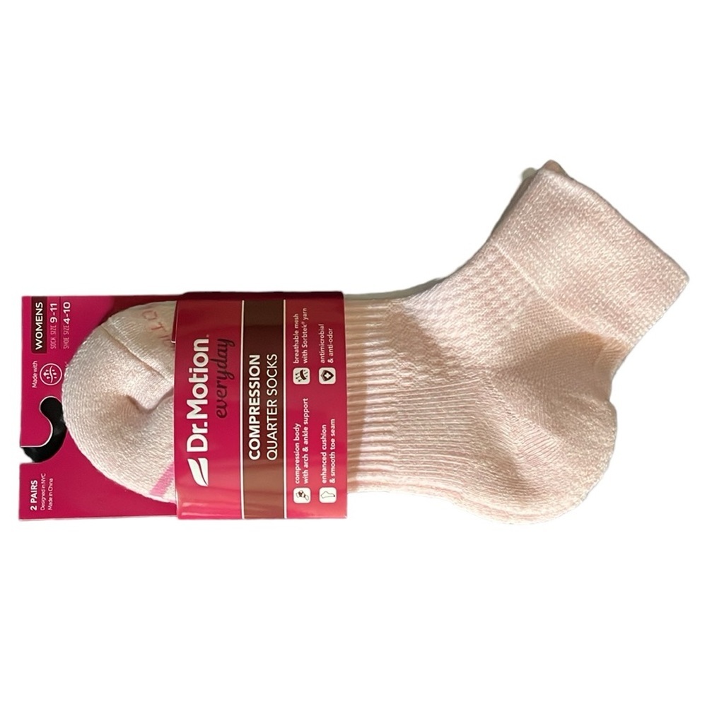 Dr. Motion Women's Compression Low Cut Ankle Socks 2 per pack.‎ White pink